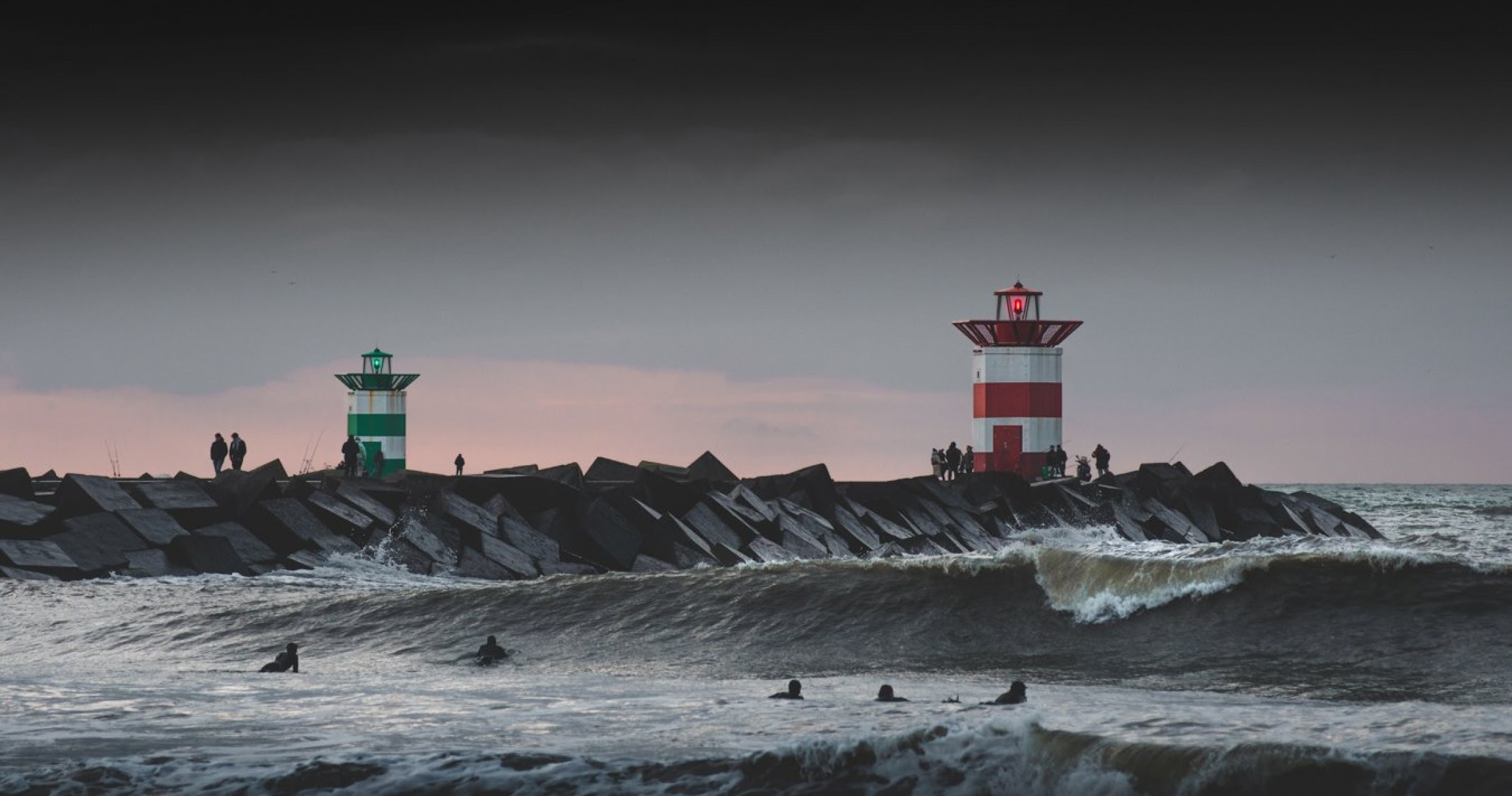 magicseaweed -UPDATE: Five Surfers Drowned in Holland
