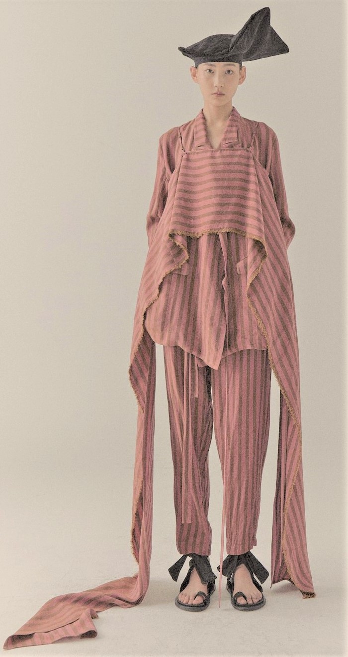 00020-UMA-WANG-SPRING-21-RTW rose color suit with drape Paris Pynck (3) cropped.jpg