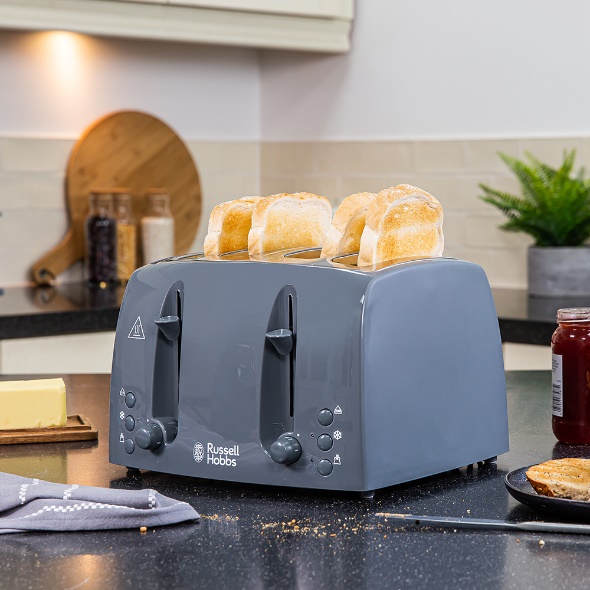 A toaster on a counter Description automatically generated with medium confidence