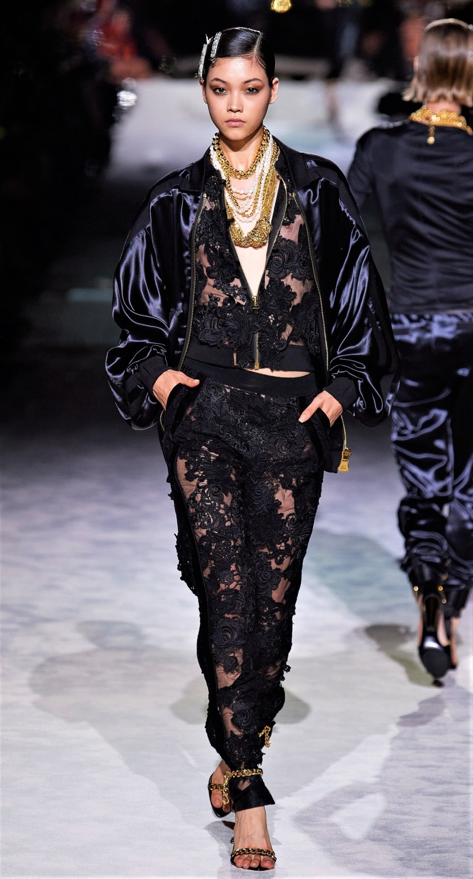 NYFW 2 tom ford women lace blk cropped.jpg