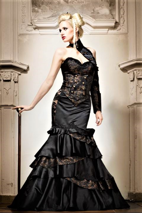 Halloween 2021 steampunk gothic bride feist fashion (2) cropped.JPG