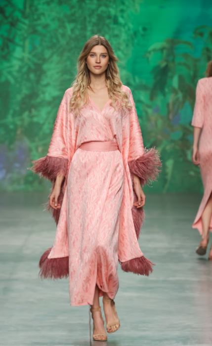 Moscow Maison K pink feathers.JPG