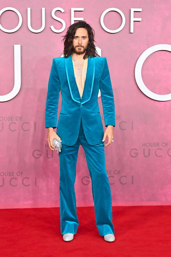 A person in a blue suit

Description automatically generated with medium confidence