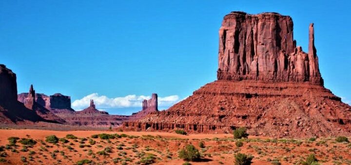 Monument Valley Navajo, Lonely planet 4-22 cropped horizontal (2) use this.jpg