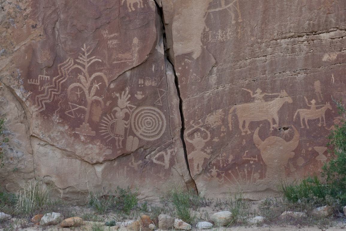 Navajo petroglyphs discover navajo 4-22.jpg