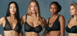 Intimissimi Sofia Balconette envelops and enhances the cleavage 4v