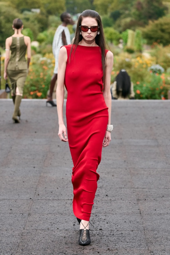 Paris 2 10-22 -givenchy-red knit  (2).jpg