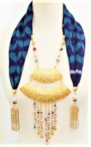 elvinna shawl necklace blue pearls 11 2 2 cropp