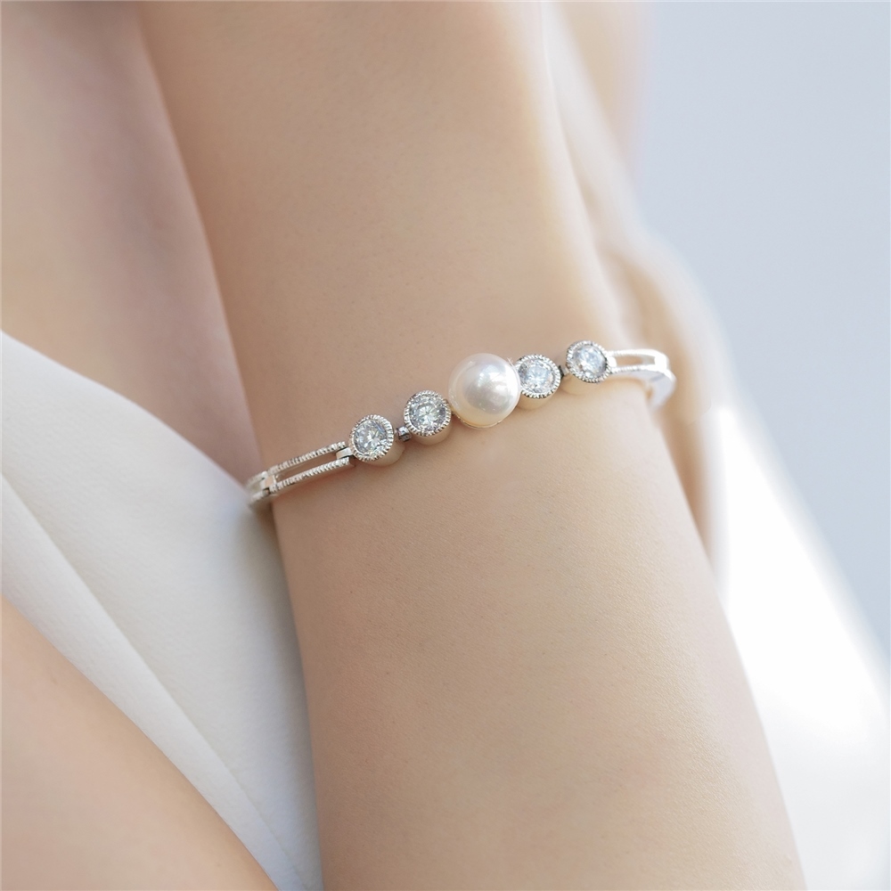 Cubic Zirconia & Pearl Bracelet