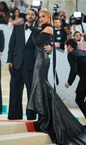 met gala 2023 marc jacobs annd paris hilton in mj