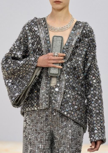 Couture s23 fendi silver paillette clos-up.JPG