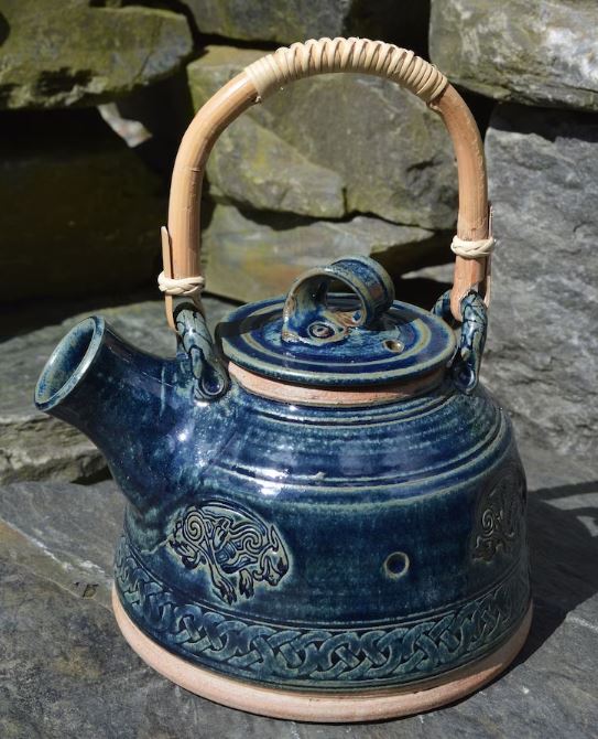 Irish 11-23 cc celtic pottery tea pot celtic dogs.JPG