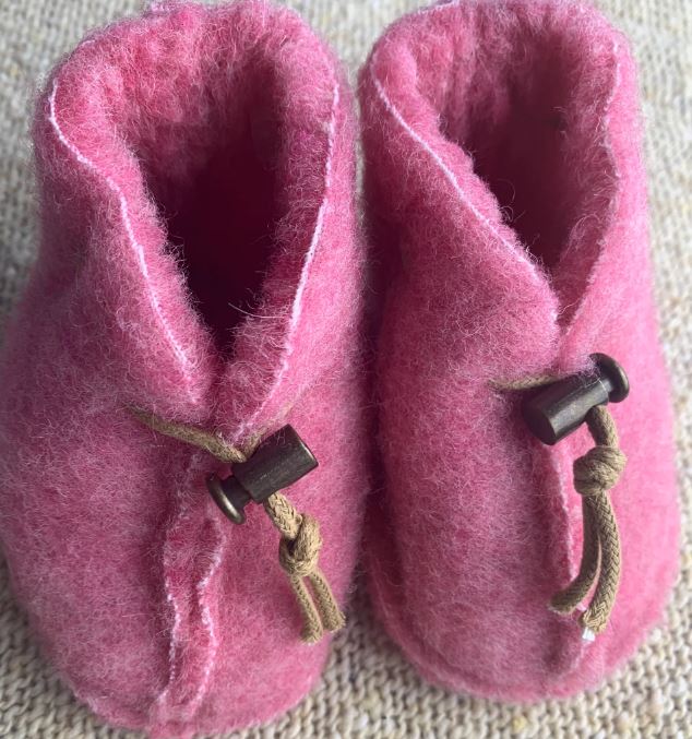 SPD 3-24 EM pink baby slippers.JPG