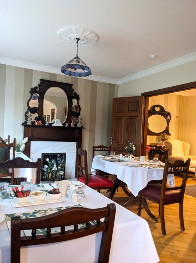 The quaint breakfast room at Ardawn House B&B in Galway