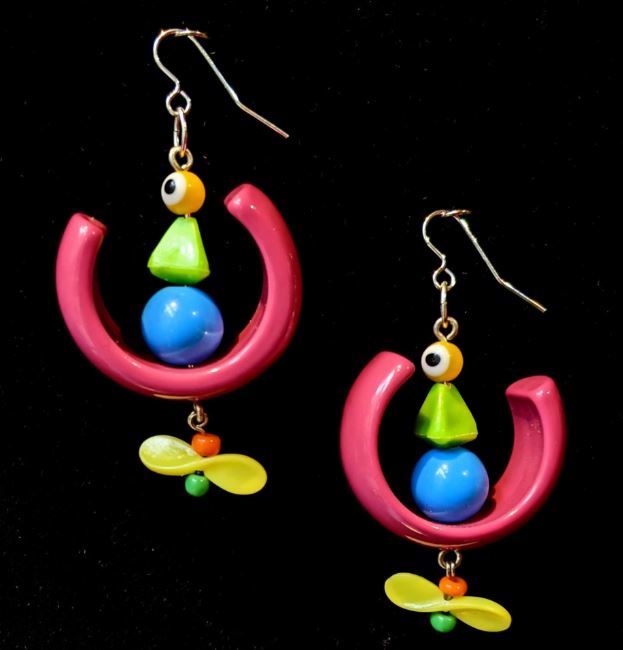 NY Jewel 8-24 AA space Canoe plastic earrings.JPG