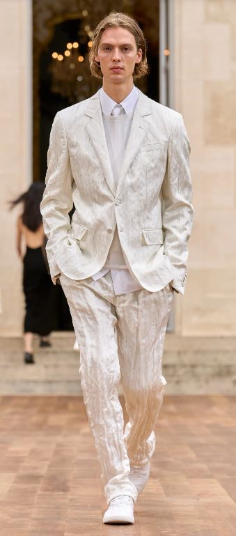 Paris 10-24 GH mens wht suit.JPG