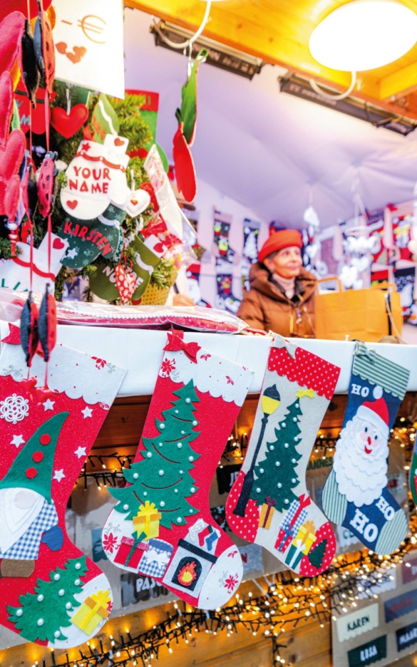 Christmas Brussels Plaisirsdhiver-handmade stockings.jpg