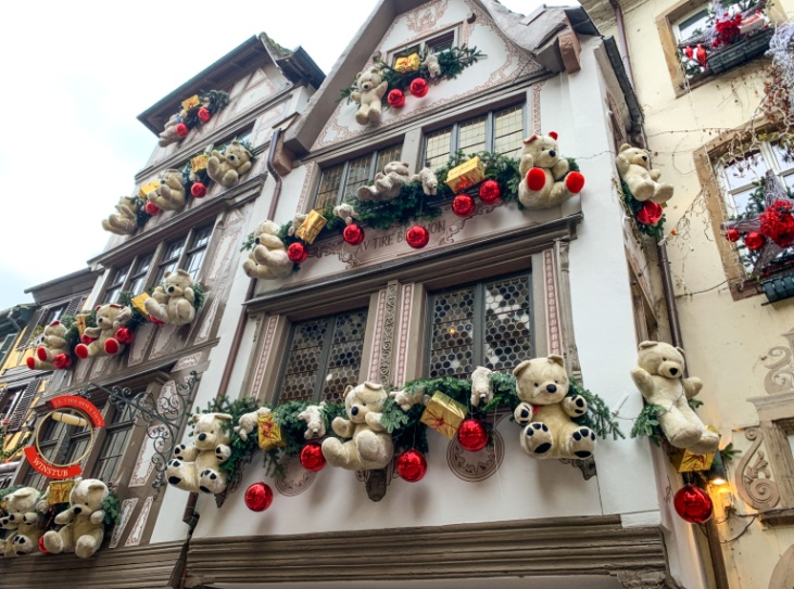 Christmas Market Alsace bears on house.jpg