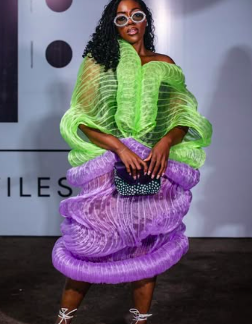 Contrasting twisted and pleated bubble shapes at LFJ