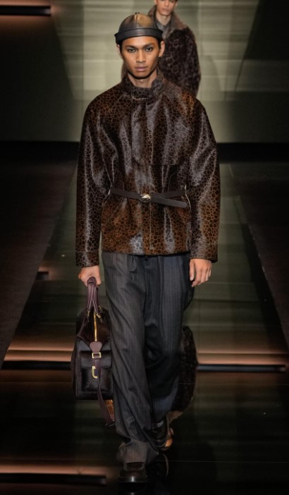 Milan mmens 25 EA animal print leather, full trousers.jpg