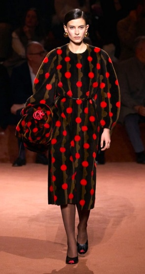 ML 25 FD polka dots Screenshot 2025-02-27 at 16-37-44 Fendi Fall 2025 Ready-to-Wear Fashion Show Vogue.jpg