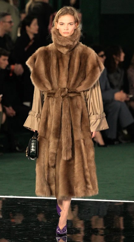 ML 25 GU Screenshot 2025-02-25 at 16-27-47 Gucci Fall 2025 Ready-to-Wear Fashion Show Vogue fur.jpg