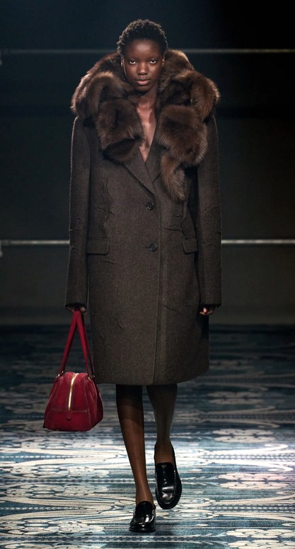 ML 25 PR Mega fur collar Screenshot 2025-02-27 at 15-45-38 Prada Fall 2025 Ready-to-Wear Fashion Show Vogue.jpg