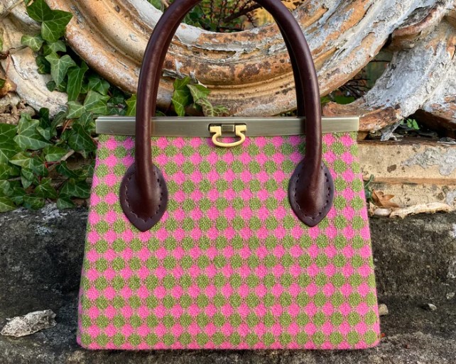 IR25 DM Esme bag pink tauoe.jpg