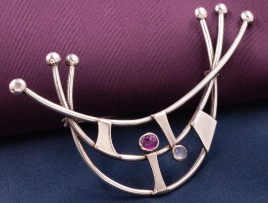 NYLAJ25 PV david Gumbel modernist brooch.jpg