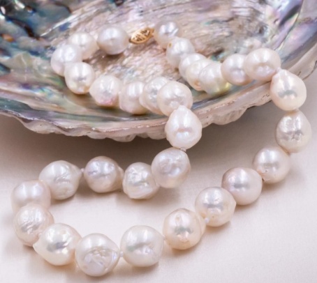 NYLAJ25 PV south sea pearl necklace.jpg