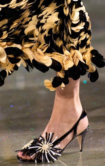 PFW26 CHL detail pailettes.jpg