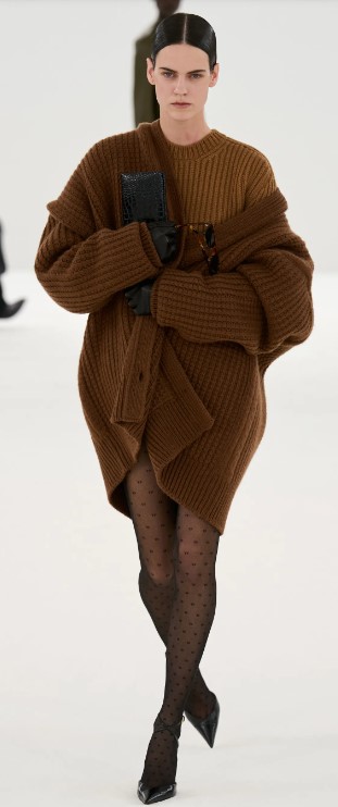 PFW26 TF cognac swtr.jpg