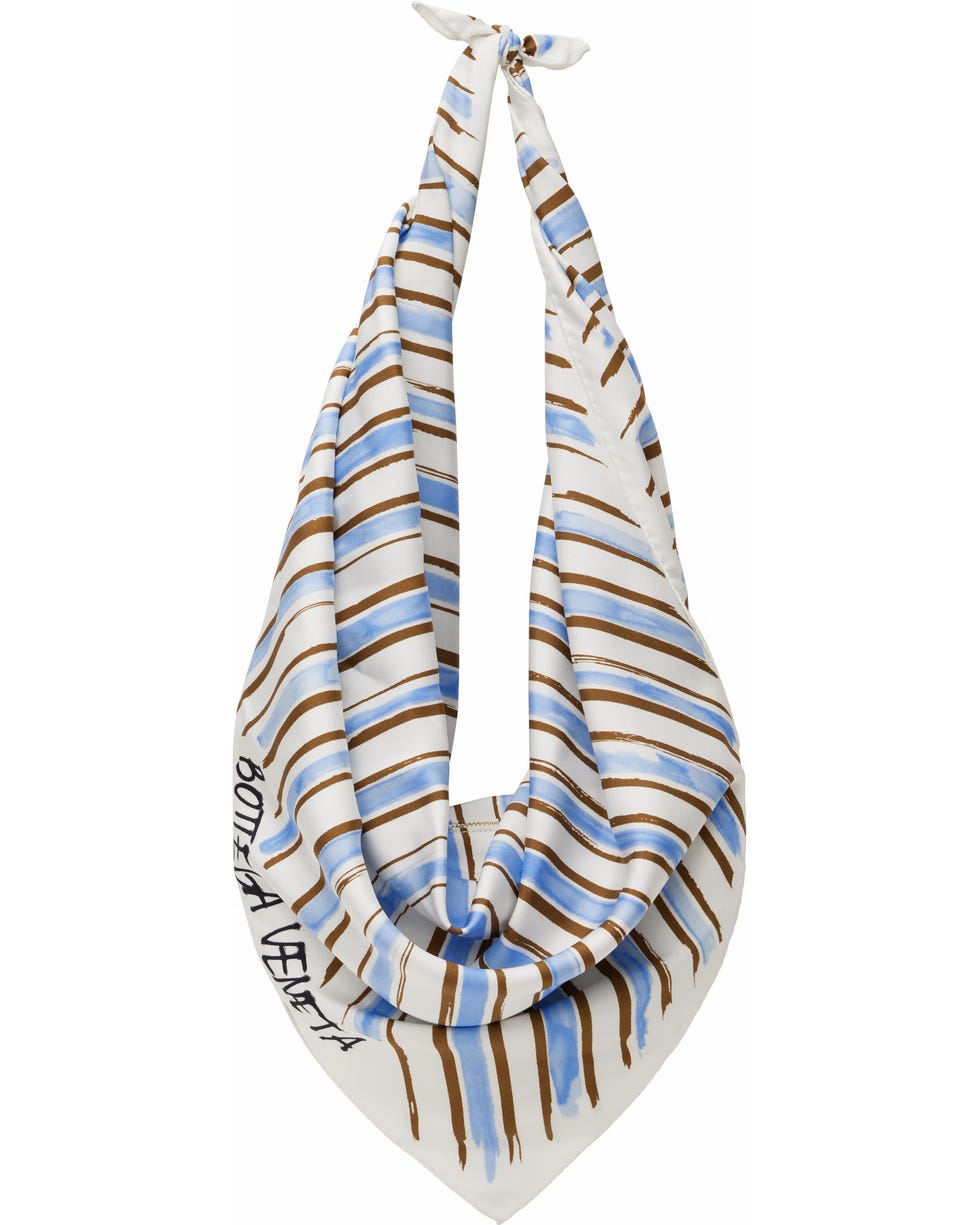 The Best Spring Trends of 2026 11 White & Blue Foulard Bag