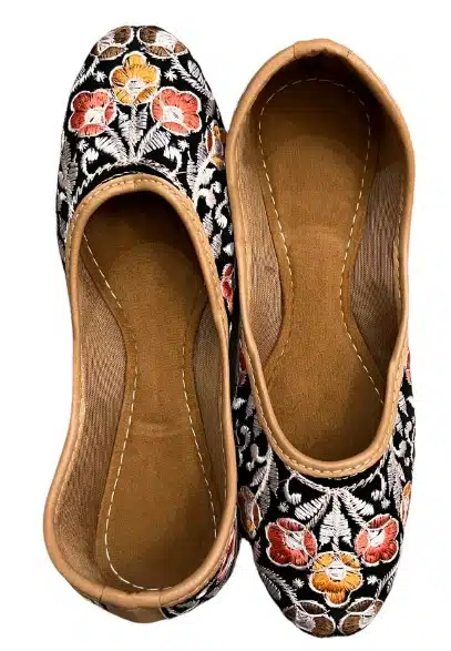 Hot Summer Accessories: Sizzling Global Trends to Spice Up Your Look and Turn the Heat into Cool 5 SA26 VI womens Juttis embroid slippers .jpg