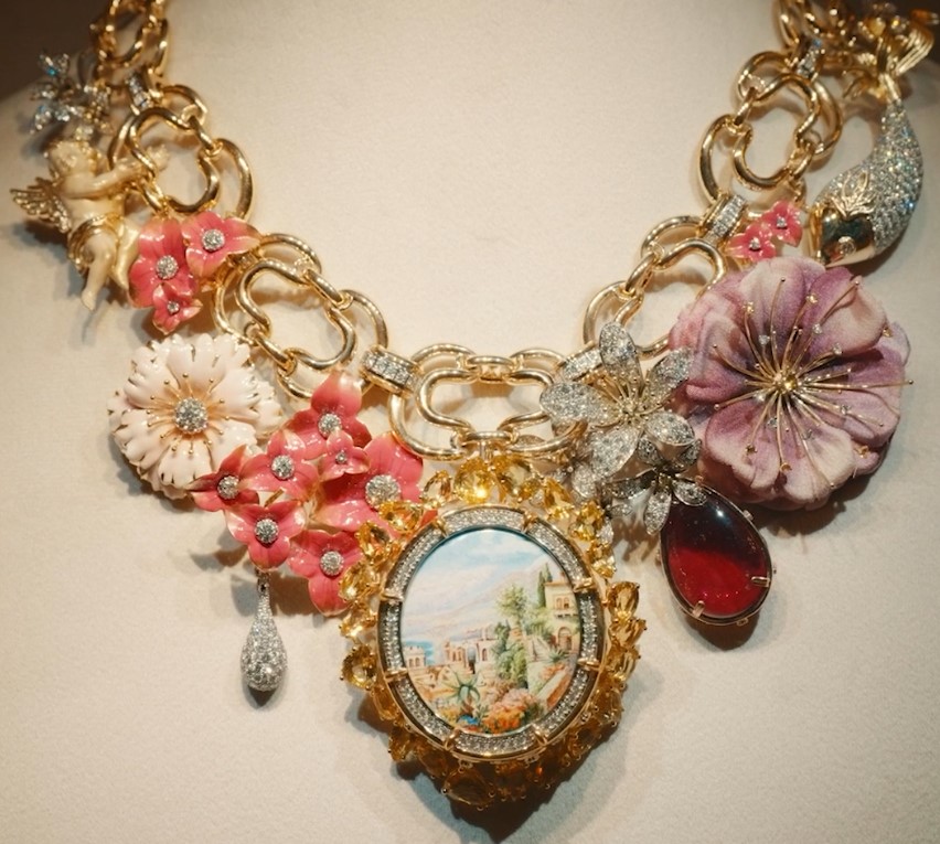 DG7-26 J handpainted neck.jpg