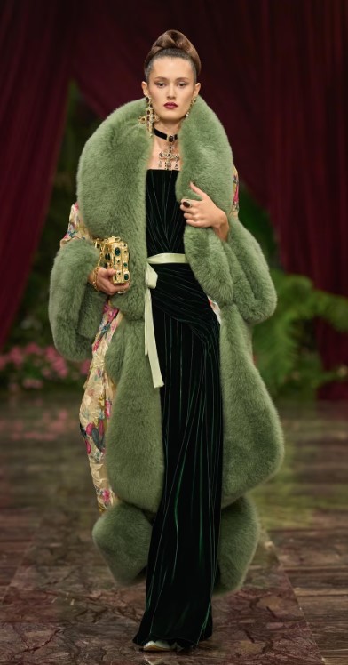 DG7-26 W celadon fur.jpg