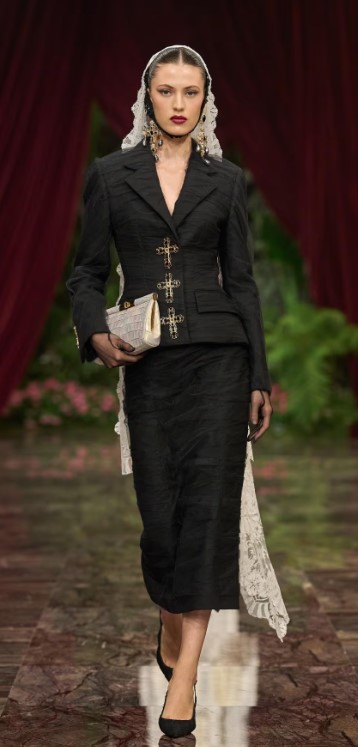 DG7-26 W fitted suit pencil skirt.jpg