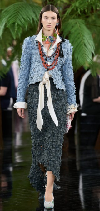 PCFW26-7 DO textured blue suit.jpg