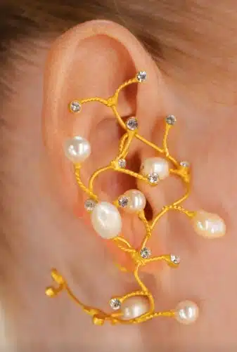 Paris Haute Couture Fall/Winter 2026-27. Your Need to Know Fantasy Apparel by the World’s Top Fashion Designers 24 PCFW26-7 SC earrings detail.jpg