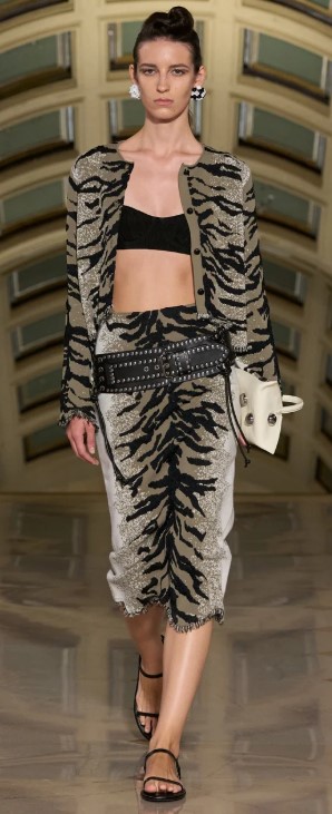NYFW27 AL tiger.jpg