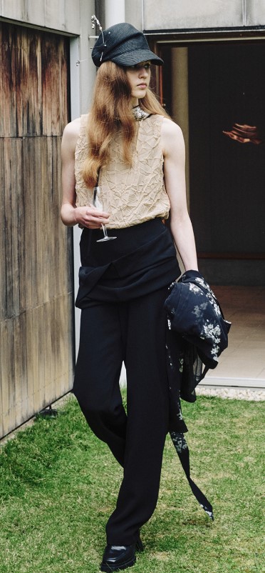 TOKSS27 HM women modern bakers cap.jpg