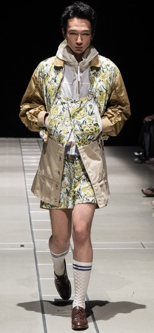 TOKSS27 ME beige mens shorts.jpg