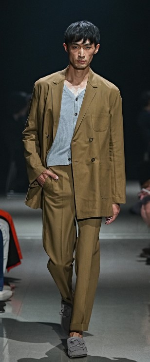 TOKSS27 SC mens suit wheat.jpg