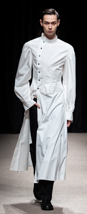 TOKSS27 WH mens long coat.jpg