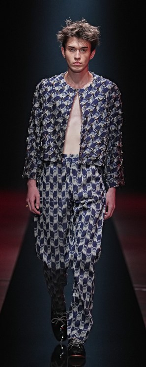 TOKSS27 WS pattern suit.jpg