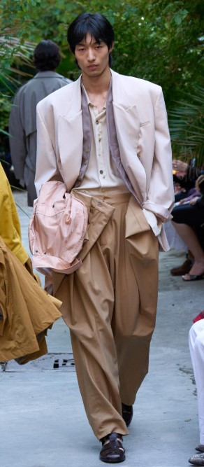 Milan Spring/Summer 2027, New Trends Seen at Fashion Week, Are You Ready? 95 Milan27 AN volume, layers.jpg