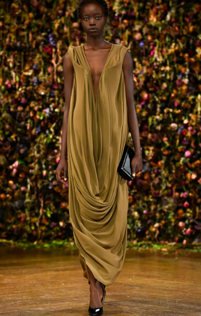 PARIS FASHION WEEK SPRING/SUMMER 2027 34 word image 137761 34
