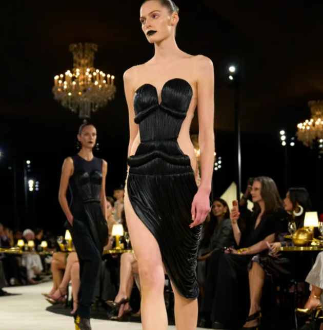 PARIS FASHION WEEK SPRING/SUMMER 2027 46 word image 137761 46