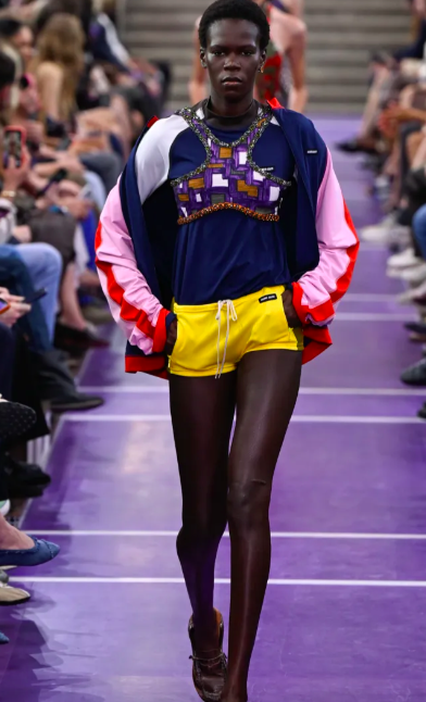 PARIS FASHION WEEK SPRING/SUMMER 2027 52 word image 137761 52