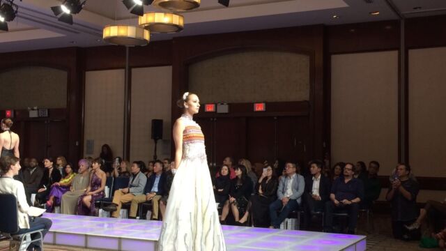 Model Runway 13 Model Runway 13